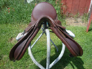kanonsaddlefront.jpg